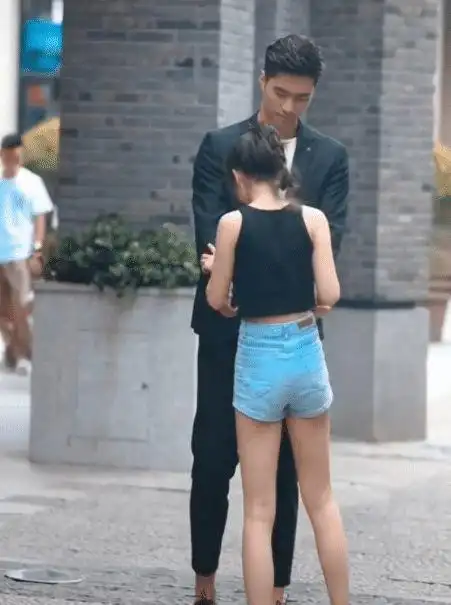 最萌35cm身高差体重差了2倍网友腿咋一样长呢