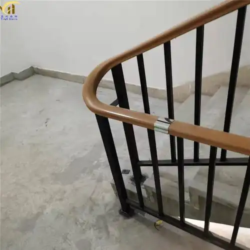 扶手高分子热弯pvc木纹楼梯靠墙塑木栏杆蘑菇型楼梯扶手