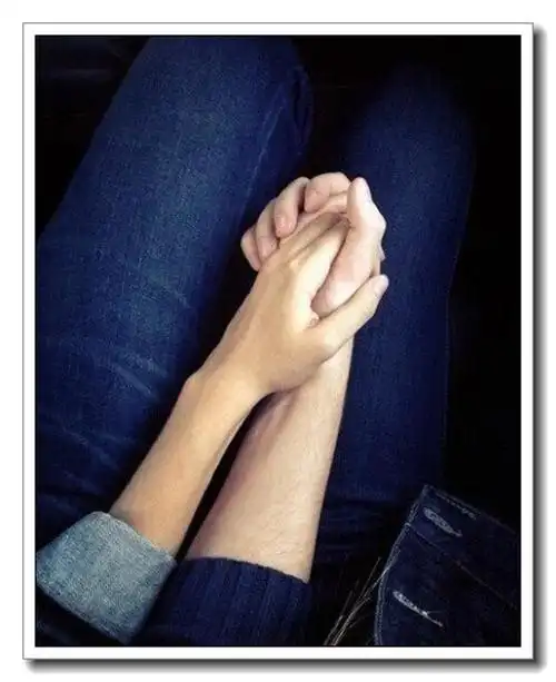 十指紧扣——致爱情中的男女