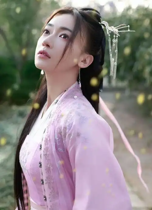 吴谨言央视古风造型