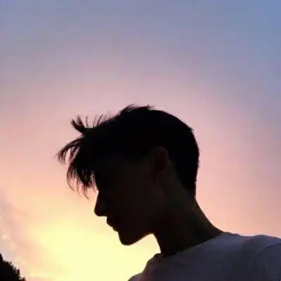 2021款男生霸气侧脸头像