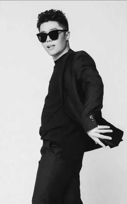 周九良/宝藏橘猫周九良,伴于他的孟鹤堂