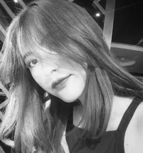 朋友圈很潮很拽的个性句子,做一个兜里有钱,走路带风的美少女