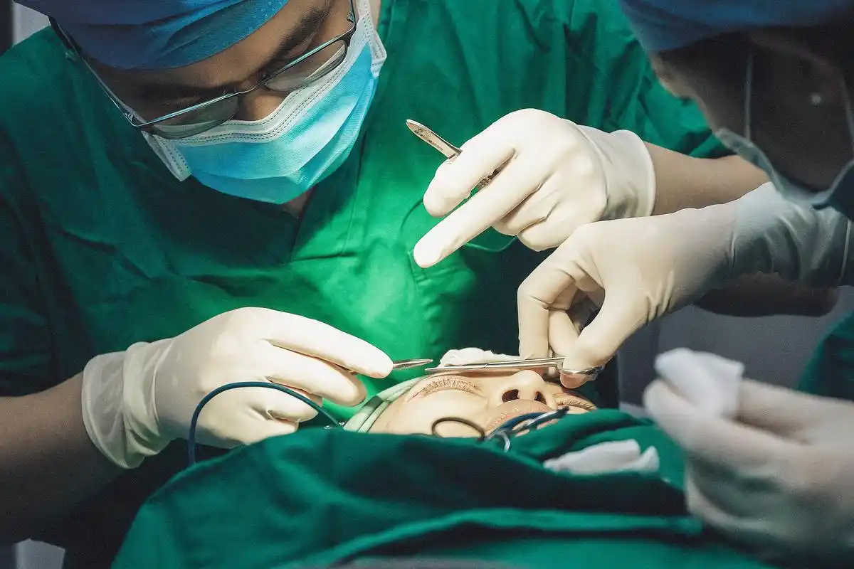 整形手术室里的故事 (壹)