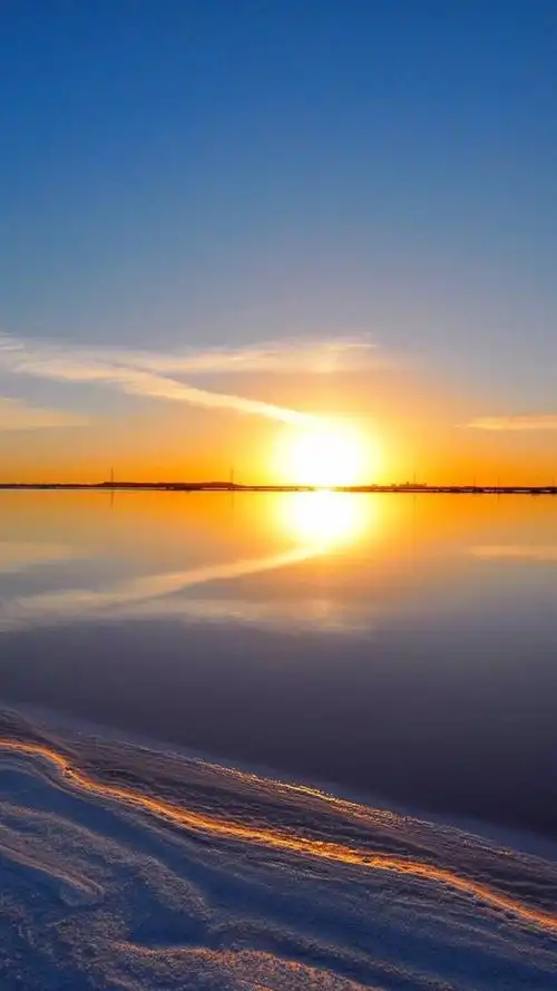 夕阳西下的江面倒影唯美风光