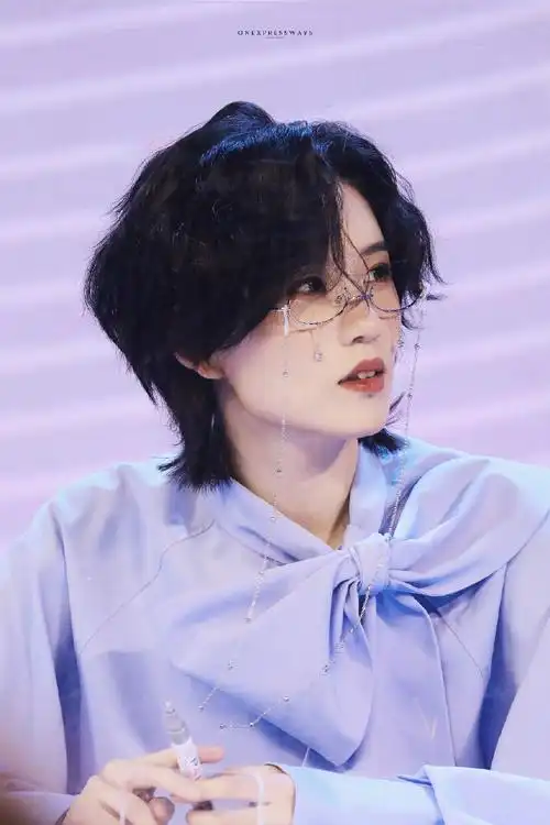 陆柯燃粉色睡衣派对