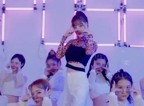 光棍节发新歌,李小璐暗示单身?女团梦不灭,舞蹈动作却被批无力