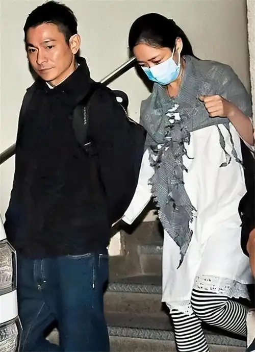 回顾朱丽倩的卑微让人看到了娱乐圈冰冷残酷的不公平