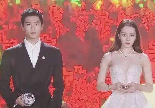 有种违和叫杨洋热巴演高中生校园恋爱超甜束手无措显年纪大