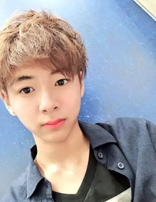 日本最帅高中生票选结果出炉15岁的小鲜肉夺下冠军