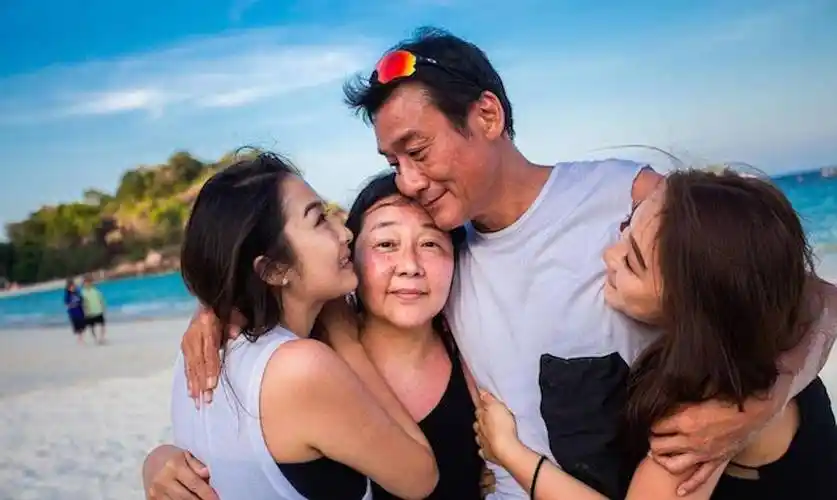 舒淇发47岁庆生会照,梁家辉外貌引粉丝讨论_江嘉年_电影_金像奖