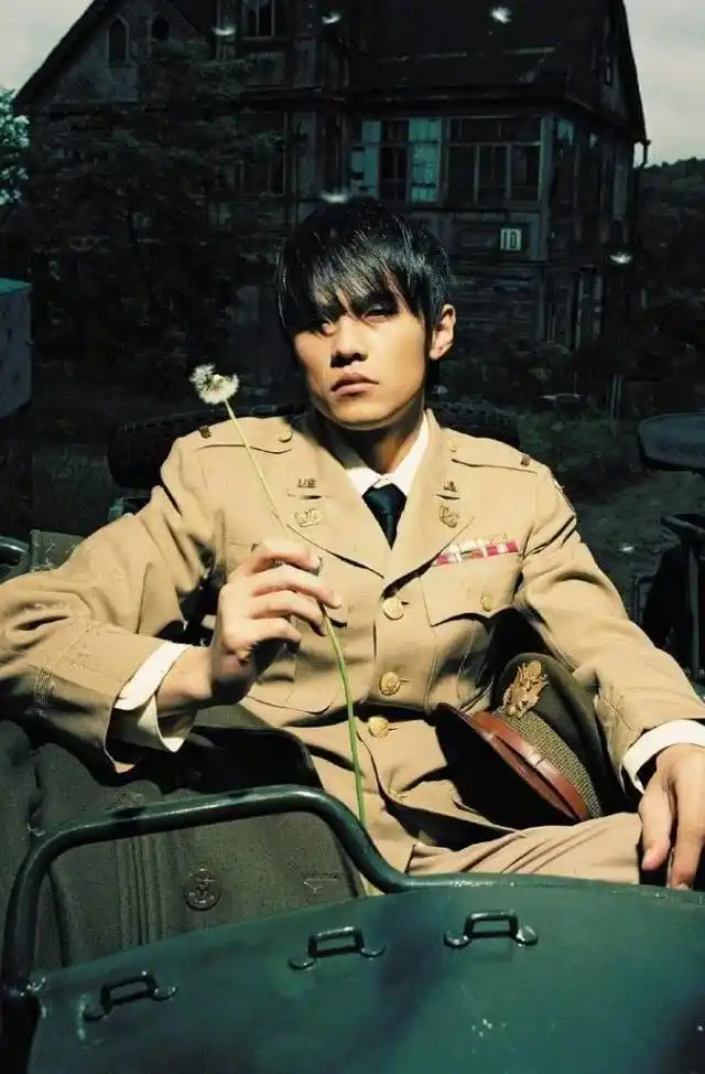 周杰伦《七里香》专辑写真,你最喜欢里面哪一首歌呢?__财经头条