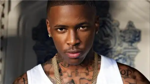 中新网10月18日电 据美国中文网报道,由美国歌手创作的煽动对华人暴力