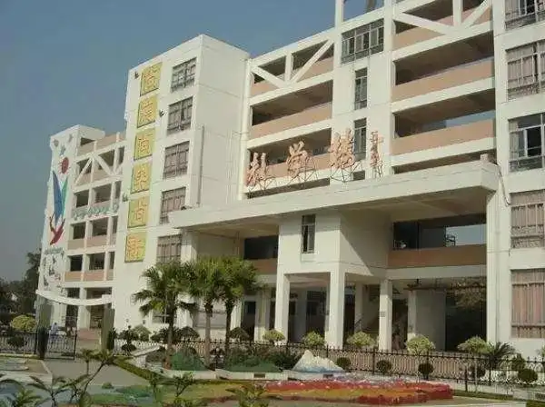 cn/学校简介广州市南沙大岗中学位于国家级新区南沙区,省中心城镇大岗
