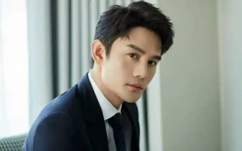 王凯回应被讨债事件仝卓工作室要求高源退钱并曝光偷税行为