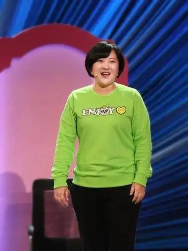 贾玲现身洛杉矶机场,打扮严密仍被认出,减肥后会体重反弹吗?