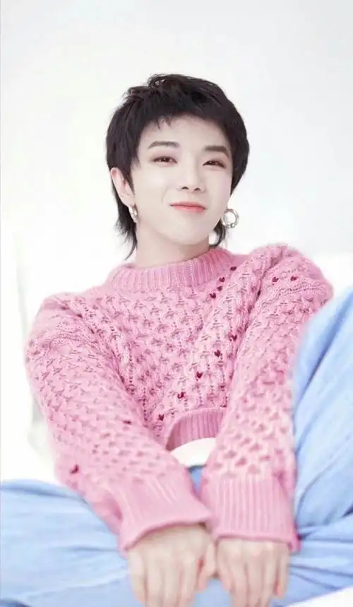 华晨宇张碧晨决定将在无婚姻关系前提下共同抚养孩子,2人均单身