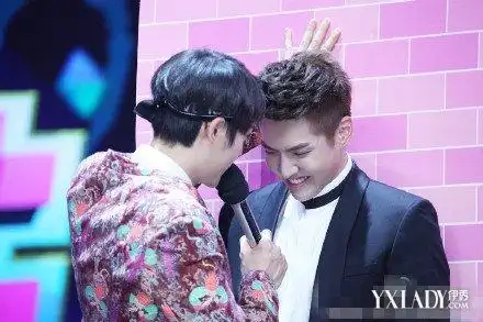 【图】快乐大本营陈伟霆背景曝光 吴亦凡陈伟霆"壁咚"被删照片