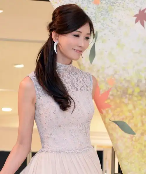 台湾艺人林志玲在东京出席活动(组图)