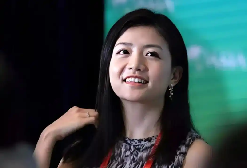 女富豪李颖:马云亲自请她"出山",身价百亿,却至今未嫁