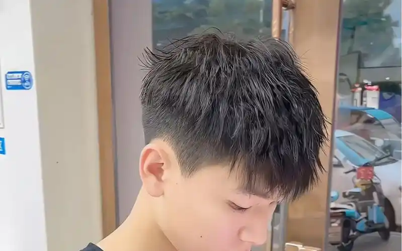 男生夏天必备发型摩根烫