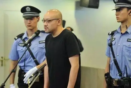 那些年,我们追过的吸毒男明星......_柯震东