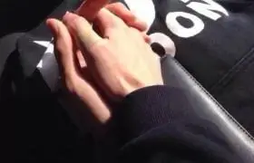 情侣头像手牵手