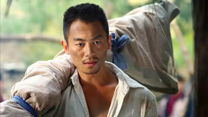 《红高粱》余占鳌被逼上梁山,事业有成后依然不忘记九儿!