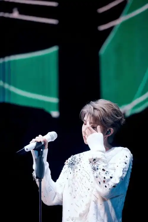 王源说最后一站最后一场一会儿见##王源不同时期听到结婚的反应#行