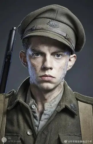 雨果维文的儿子跟他好像复制粘贴