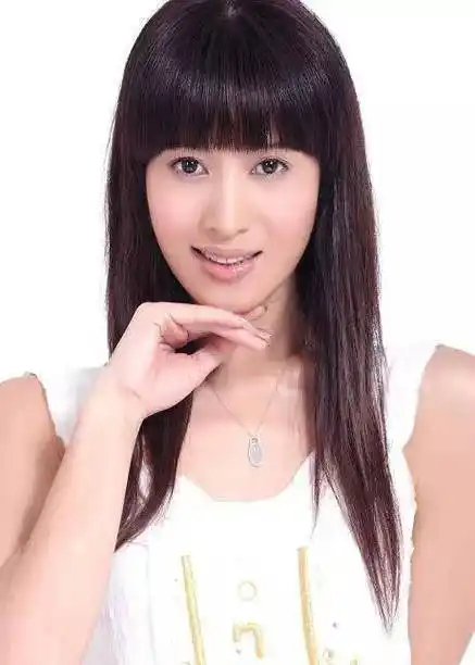 她颜值不输刘晓庆,最美扈三娘少女感十足,今53岁未婚美了一辈子_郑爽