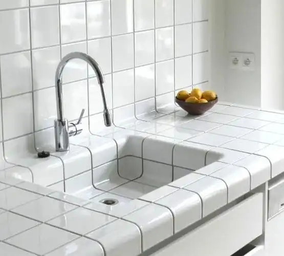 砖砌水池内用瓷砖,不只是为了好看,日常清洁都能省下不少的心!