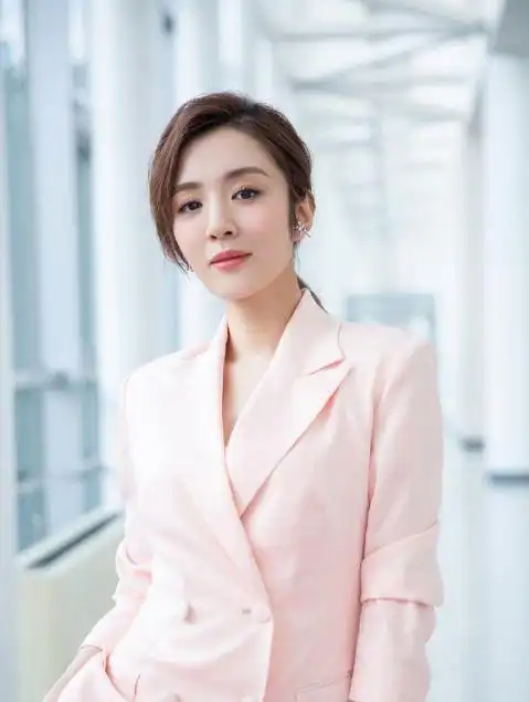 王晓晨有多美学生证件照流出后才明白为啥男生都爱找她玩了