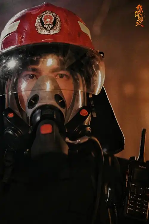 杨洋吊威亚4楼速降