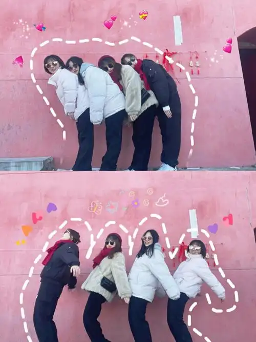 寝室姐妹四人拍照沙雕姿势合辑