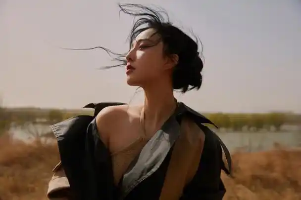 范冰冰气质太惊艳穿优越挂肩长裙美得像贵妇颜值回到巅峰时刻