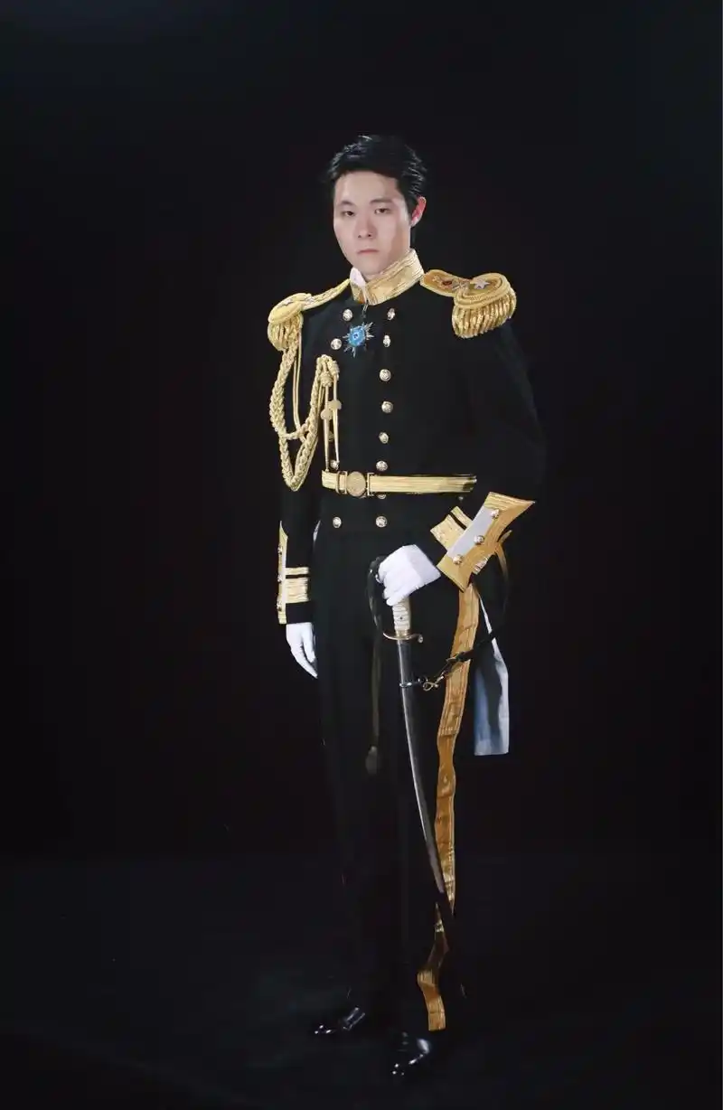 一些不实用的衣服.98—— 图一:清朝新军海军协都统(少将) - 抖音