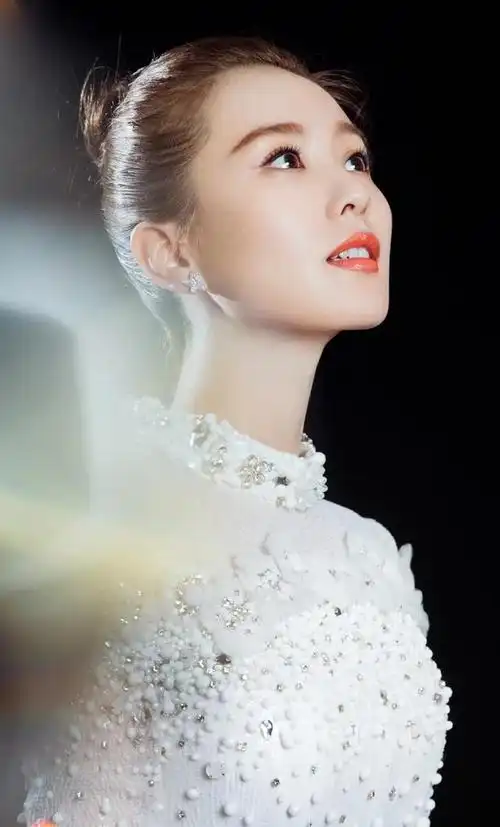 魅力女神刘诗诗写真合集:气质优雅,唯美高贵!