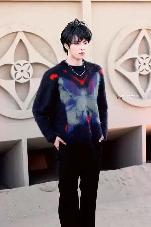 "一些全身7315"刘耀文超话78#刘耀文 lv阿那亚男装大秀#78#刘