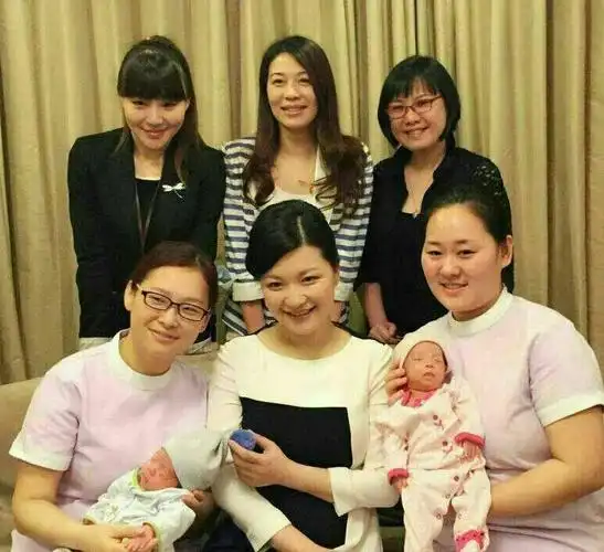 网曝上海女主持陈蓉喜得双胞胎. (来自:微博综合)