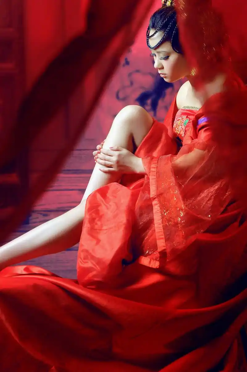 漫画风古典美女vs真人版古装美人图,大家更喜欢哪一种呢?