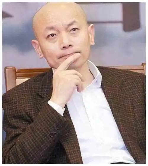 葛优拍戏收入给妻,换来四套房,财务管理能力不足?___