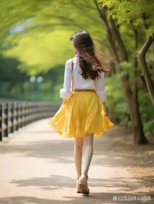 她总是在我老公面前说一套,在我面前又说一套,让我们之间产