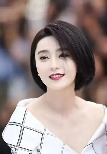 发型:万年长发的范爷都剪了短发,你剪不剪?