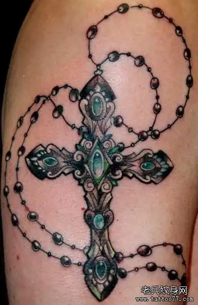 个性十字架链纹身图案