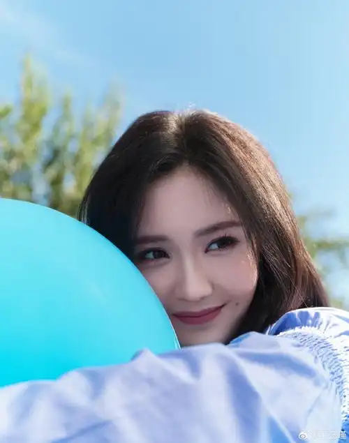 王艺瑾新歌下雨和想你是一件事情