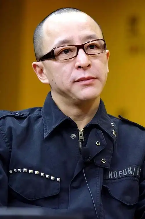 58岁的田震老公,原来是我们熟悉的他,如今两人定居澳洲生活惬意