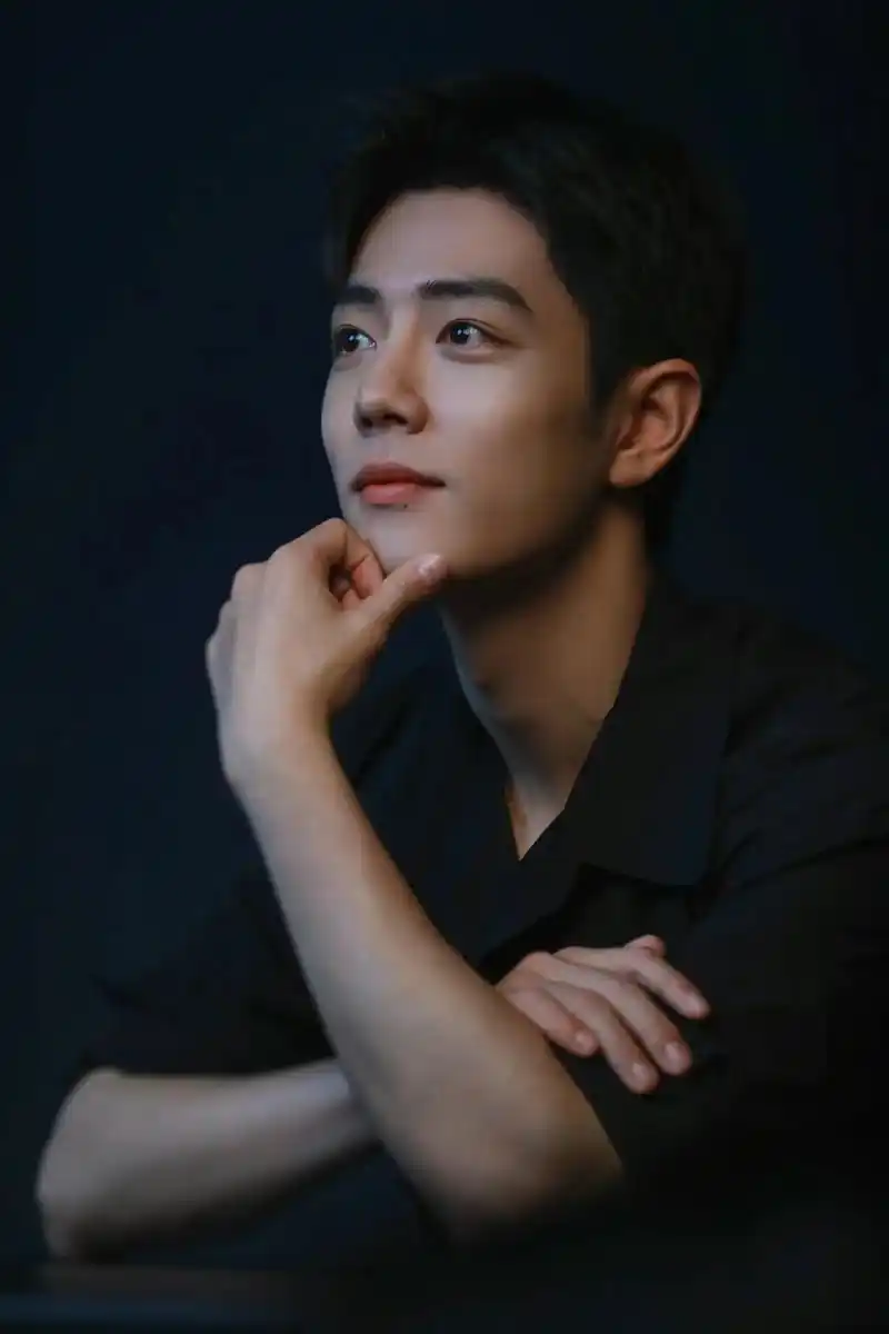 肖战,新的战战,温柔与高冷的结合体.那么近又那么远 - 抖音