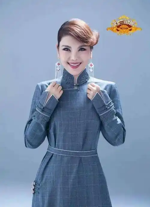 原创乌兰图雅获评德艺双馨翻唱套马杆让原唱无路可走