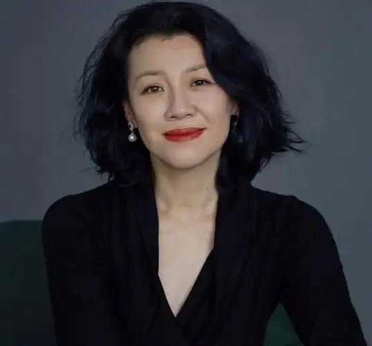 从头到脚皆可替?49岁刘琳这个镜头,给多少流量明星一记耳光